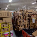 Роботы увольняют людей на складах Amazon